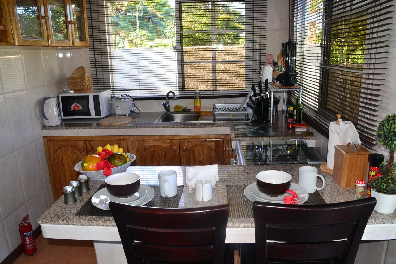 Villa Ocean Bird & Wanita'S Self Catering Pointe Au Sel Esterno foto