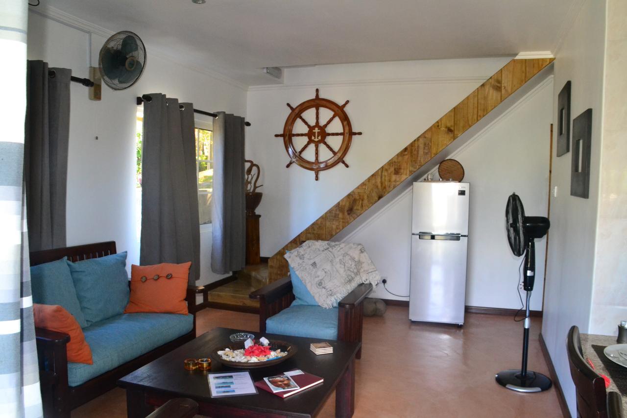 Villa Ocean Bird & Wanita'S Self Catering Pointe Au Sel Esterno foto